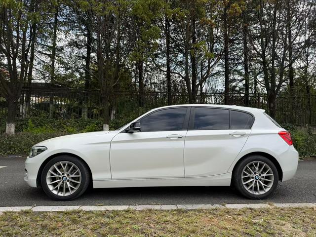 BMW 1 Series (Imported) 2016 car image #9