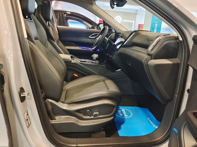 HongQi HS3 PHEV 2025 #9 HongQi HS3 PHEV 2025 car image #9