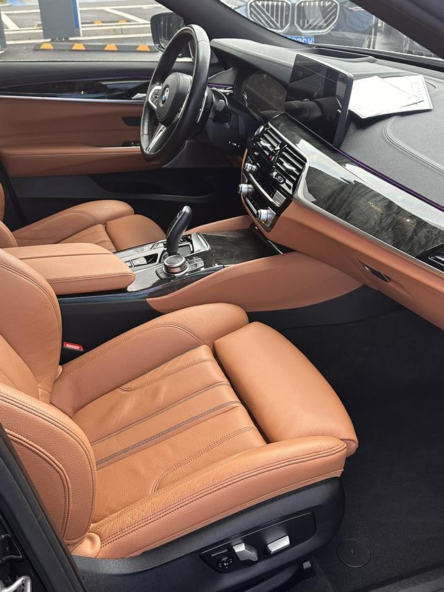 BMW 6 Series GT 2022 #9 BMW 6 Series GT 2022 car image #9