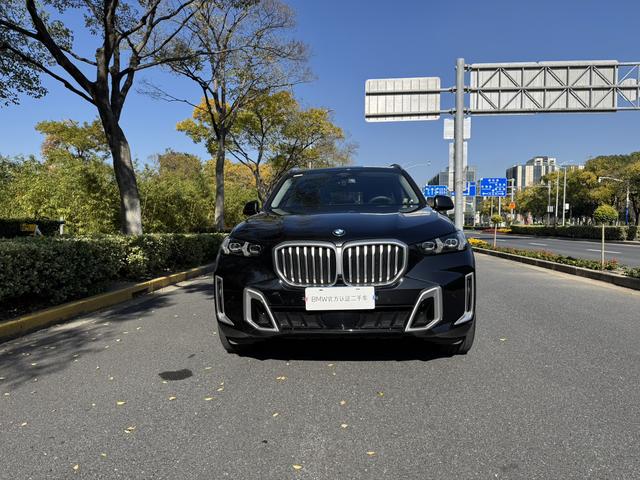 BMW X5 2024 car image #9