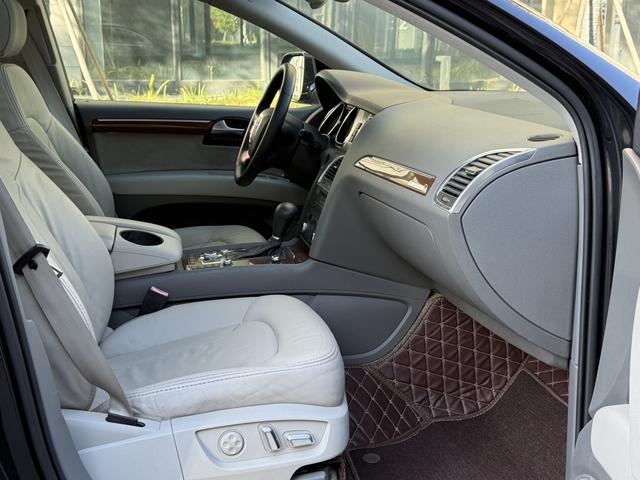 Mercedes-Benz SLK AMG 2009 car image #9