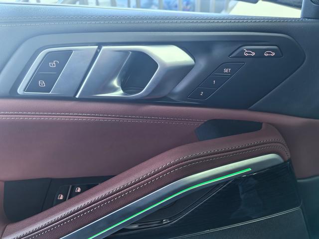 BMW iX M60 2023 car image #9