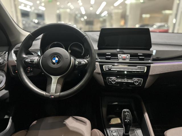 BMW X7 M60i 2022 car image #9