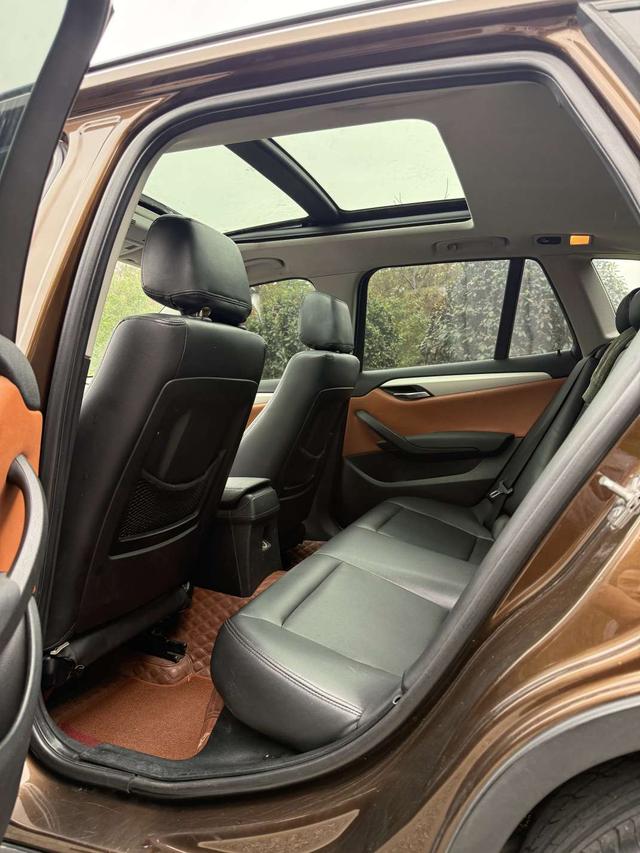 BMW i5 M60 2012 car image #9