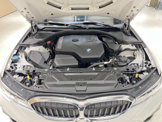 BMW X7 M60i 2021 immagine di auto #9