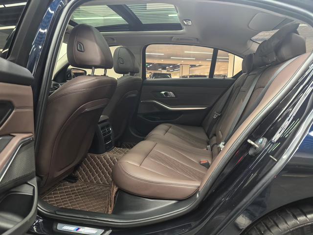 BMW M760Le 2023 #9 BMW M760Le 2023 car image #9