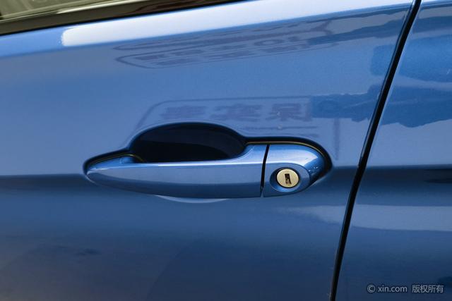 BMW M760Le 2018 car image #9