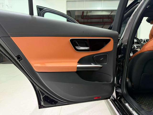 Mercedes-Benz R Class 2023 car image #9