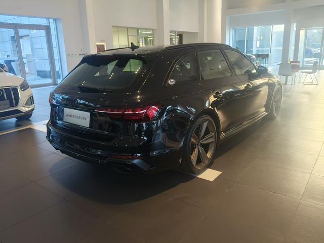 Audi RS 4 2023 #9 Audi RS 4 2023 car image #9