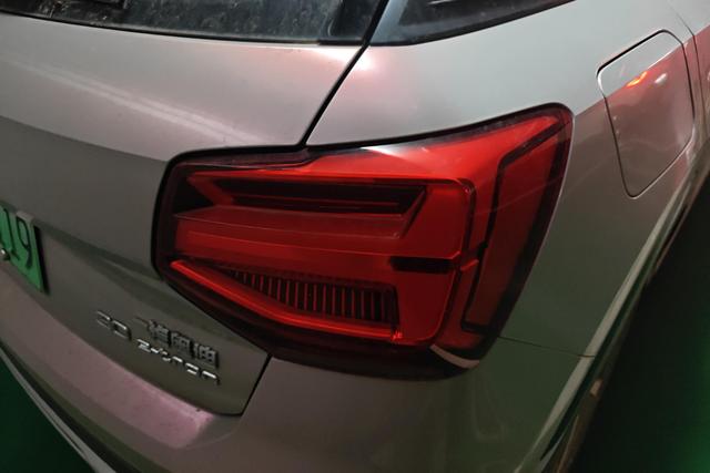 Audi Q2L e-tron 2020 car image #9