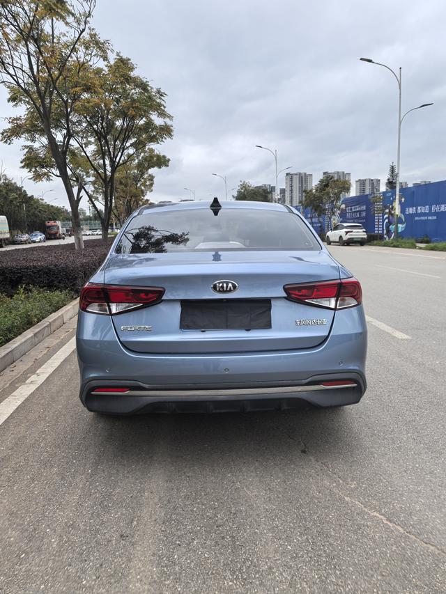 Kia Forte 2018 immagine di auto #9