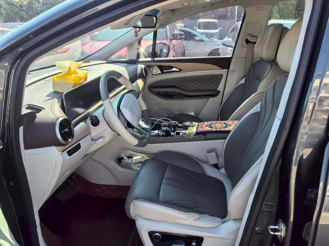 Forthing Yacht 2022 car image #9