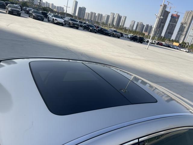 GEELY Ulion 2015 immagine di auto #9