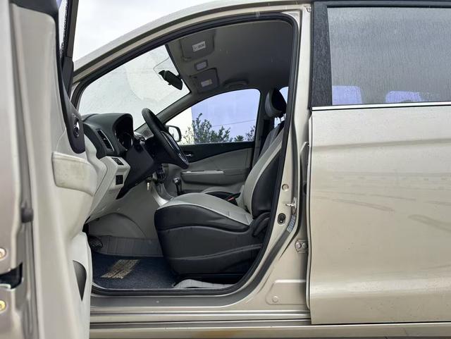 Forthing S500 2016 car image #9