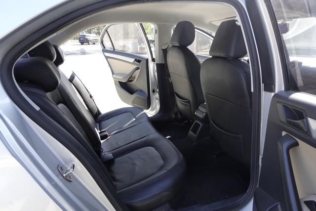 Volkswagen Jetta 2016 immagine di auto #9