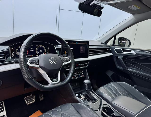Volkswagen Tiguan L 2023 car image #9
