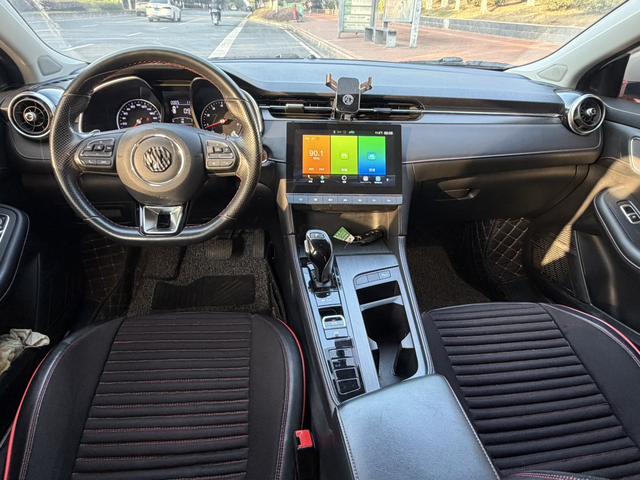 6 2020 car image #9