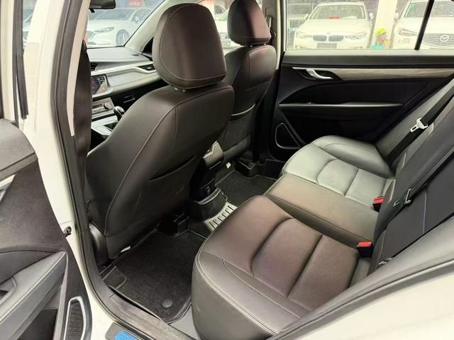 GEELY Emgrand 2019 car image #9