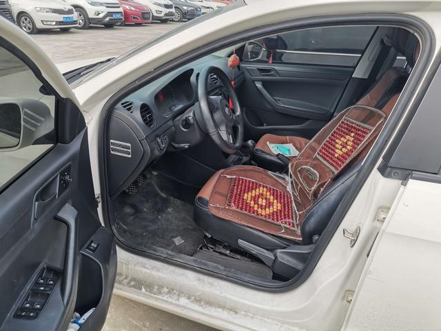 Volkswagen Jetta 2016 immagine di auto #9