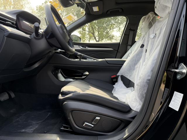 GEELY Preface 2025 car image #9