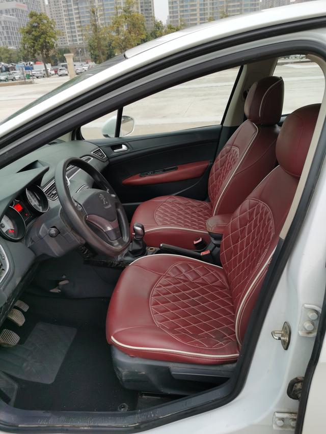 Peugeot 308 2016 car image #9
