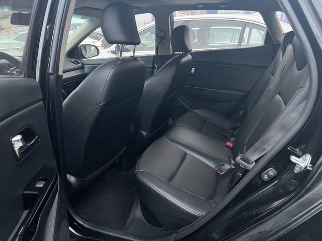 Kia K2 2013 car image #9