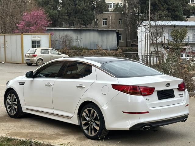 Kia K5 2015 car image #9