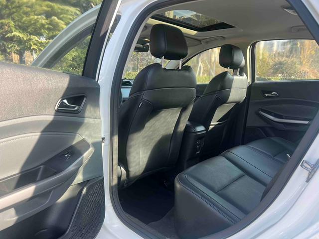 Ford Escort 2016 #9 Ford Escort 2016 car image #9