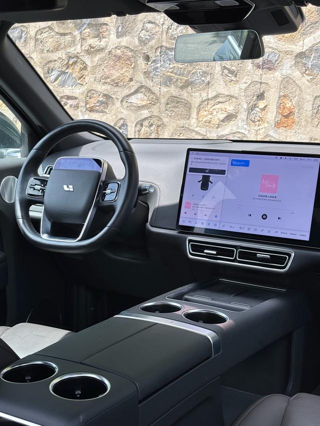 Li L8 2022 изображение автомобиля #9