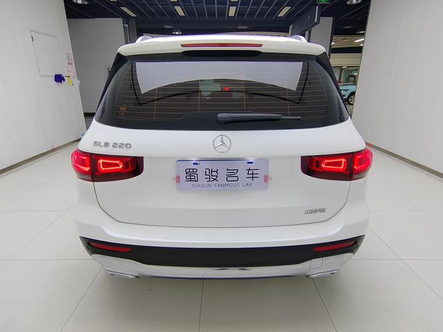 Mercedes-Benz GLB Class 2023 car image #9