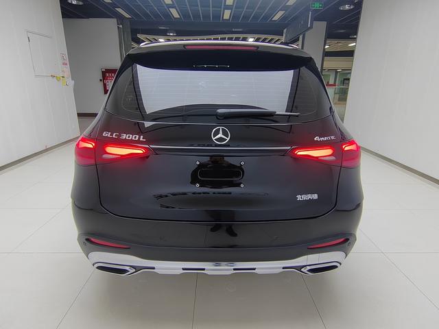 Mercedes-Benz GLC Class 2023 #9 Mercedes-Benz GLC Class 2023 car image #9