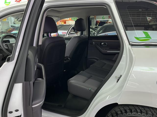 零跑汽车 零跑C10 2025 汽车图片 #9