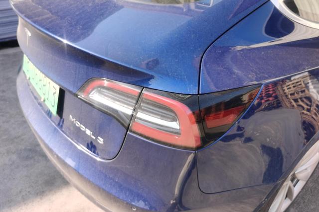 Tesla Model 3 2020 car image #9