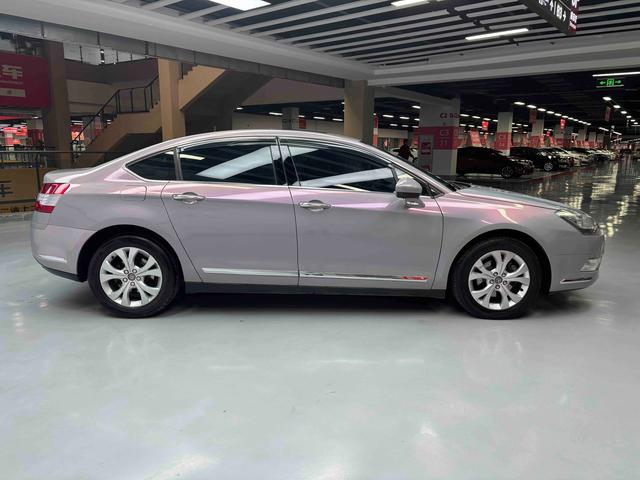 Citroen C5 2012 car image #9