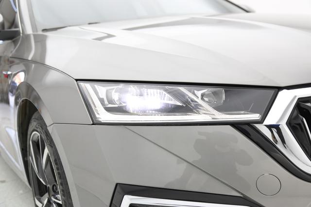 Skoda Octavia 2023 #9 Skoda Octavia 2023 car image #9
