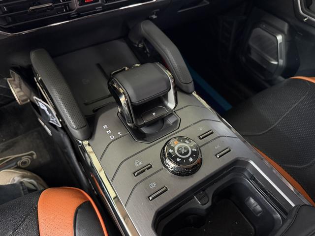 Jetour Traveller 2023 car image #9