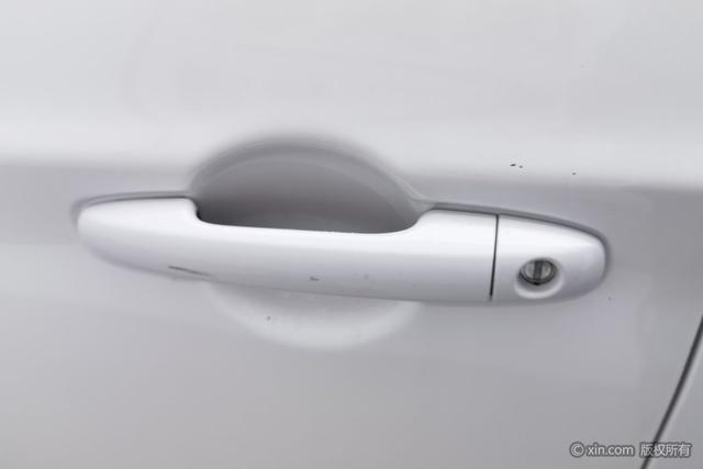 Forthing JOYEAR S50 2015 car image #9