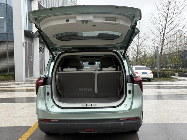 Forthing Yacht 2022 car image #9