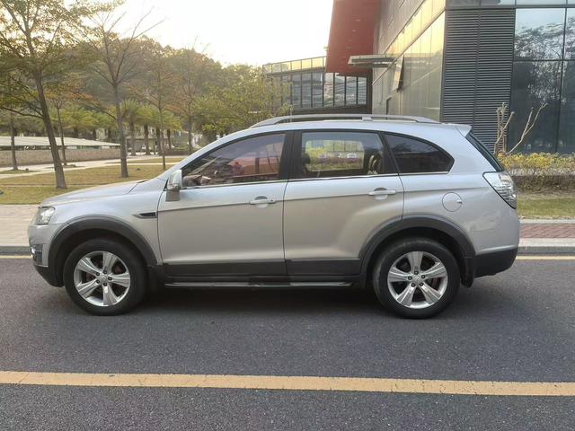 Chevrolet Captiva (Imported) 2011 car image #9