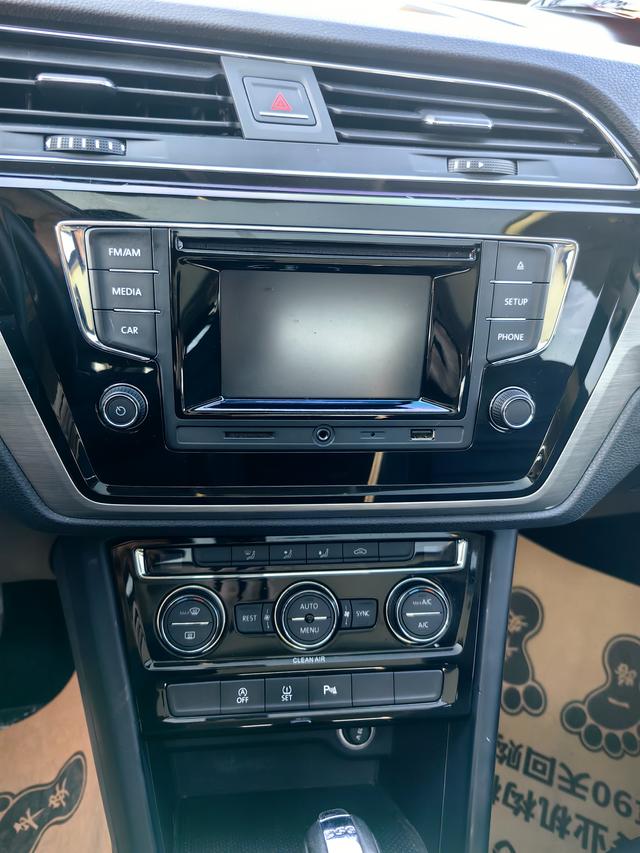 Volkswagen Touran 2017 immagine di auto #9