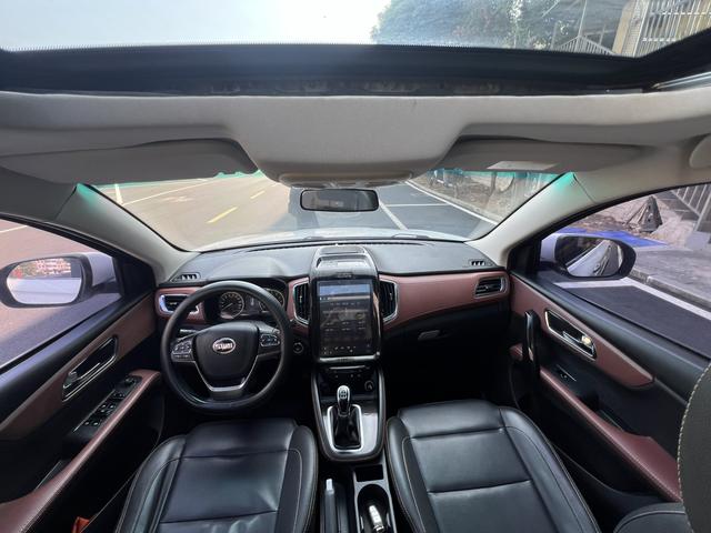 SWM X7 2016 imagem de carro #9