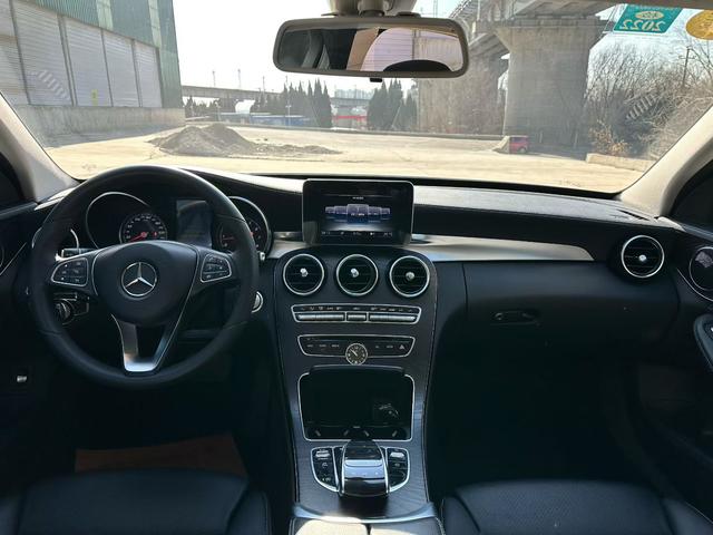 Mercedes-Benz C Class 2016 car image #9