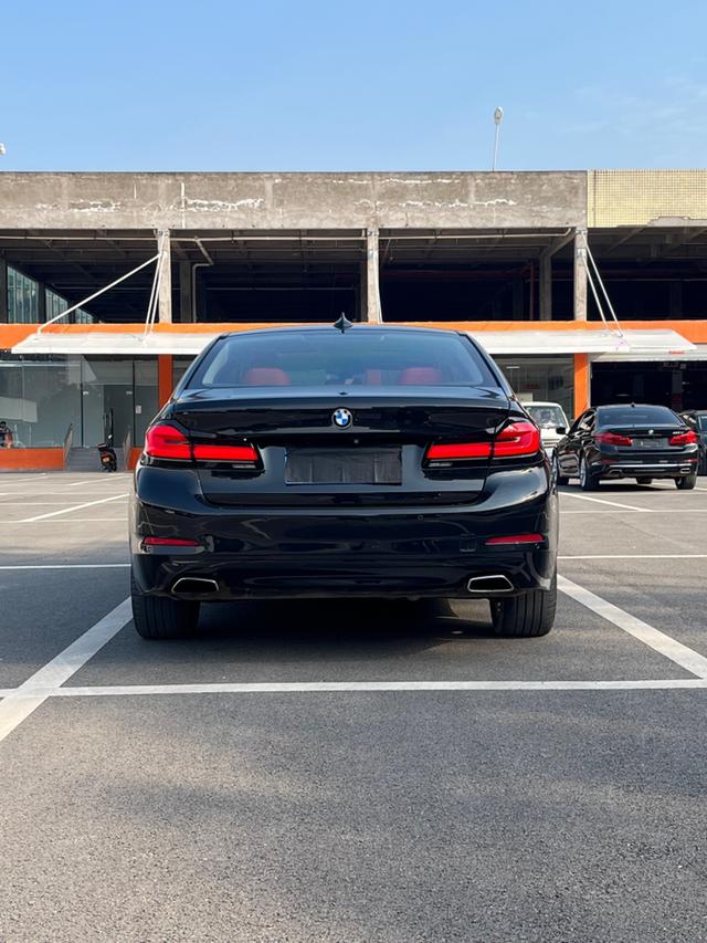 BMW 5 Series 2017 car image #9