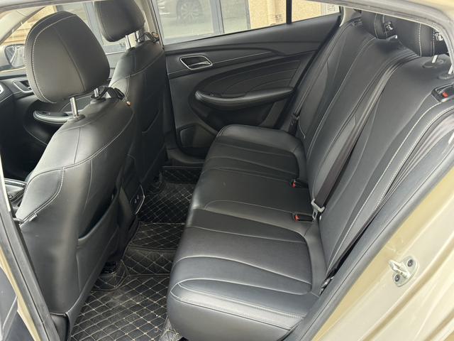 Roewe i5 2021 car image #9