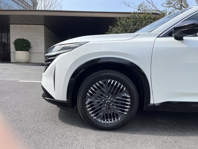 Nissan Pathfinder 2024 car image #9