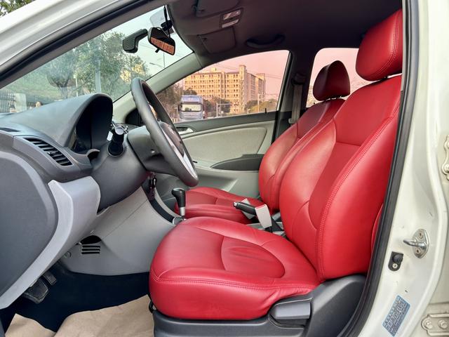 Hyundai Reina 2013 car image #9