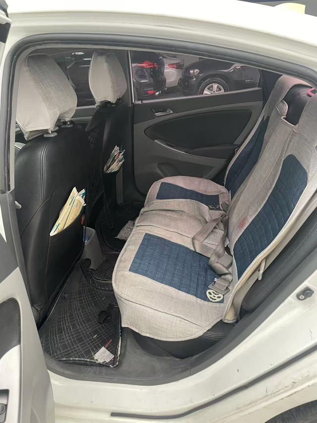 Hyundai Reina 2016 #9 Hyundai Reina 2016 car image #9