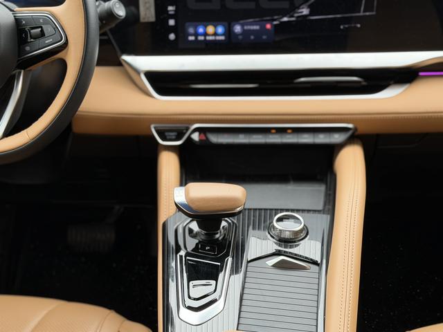 GEELY 2024 car image #9