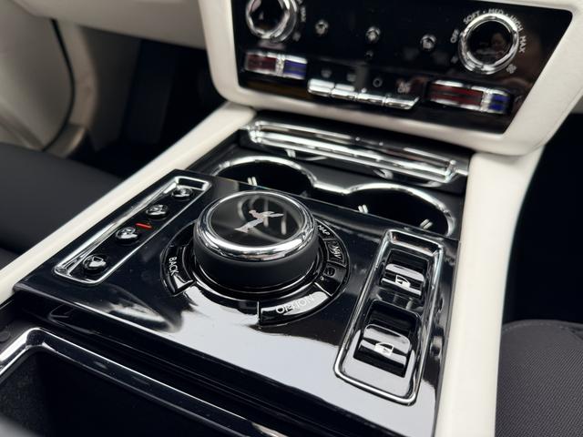 劳斯莱斯 古思特 2021 汽车图片 #9