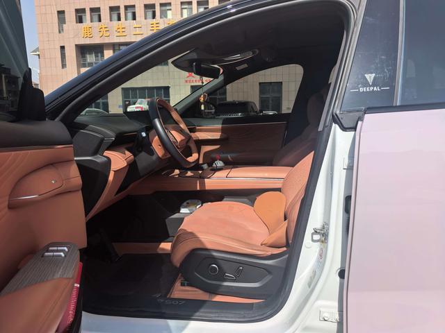 Deepal S07 2023 car image #9